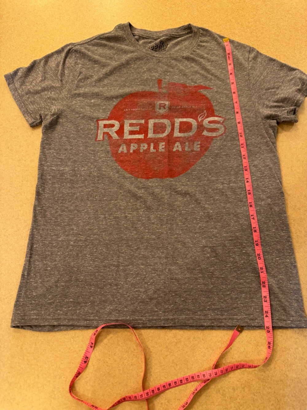 Redd's Apple Ale Men's Gray Short Sleeve Graphic Tee - Picture 2 of 3